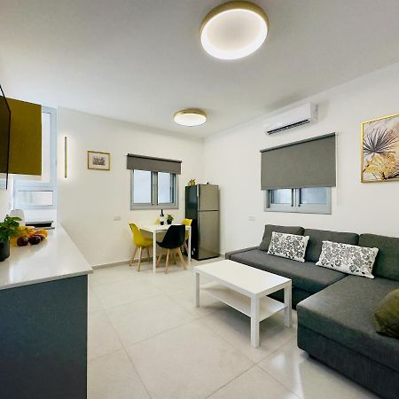 Amazing 2Rooms Apt In Bat Yam - Step By The Beach Luaran gambar