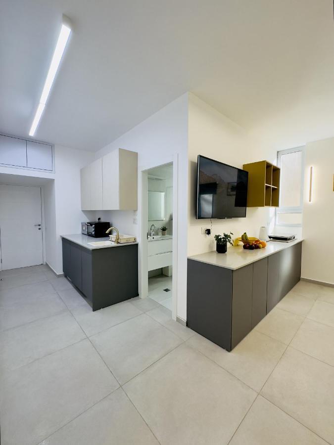 Amazing 2Rooms Apt In Bat Yam - Step By The Beach Luaran gambar