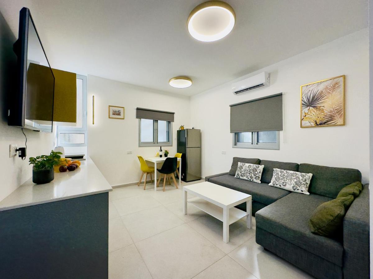 Amazing 2Rooms Apt In Bat Yam - Step By The Beach Luaran gambar